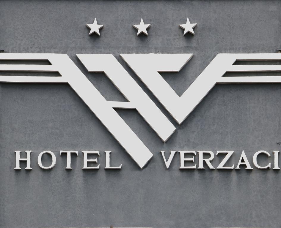 Hotel Verzaci Rinas Exterior foto